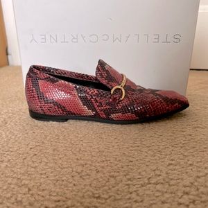 In very good condition.  Stella McCartney loafers, size 8. Vegetarian leather